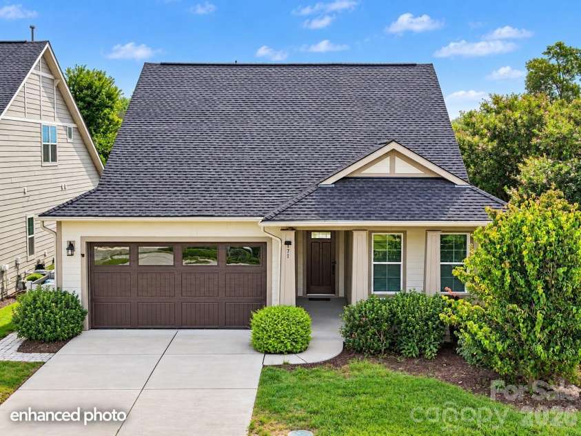 171 Chimney Rock Court, Denver, NC 28037.  MLS# CAR4422972, YatesRealty ID 53988. 