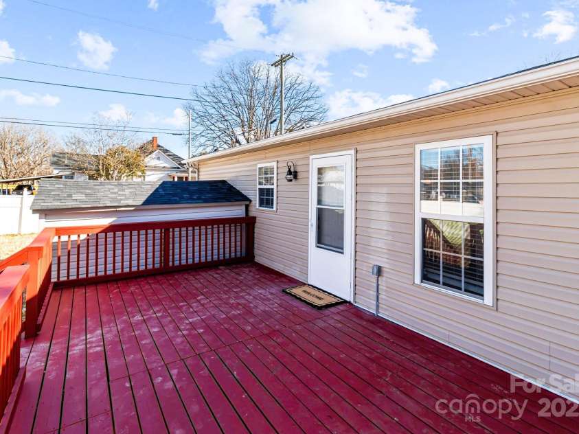 700 Leonard Avenue, Kannapolis, NC 28081.  MLS# CAR4214799, YatesRealty ID 5399. 