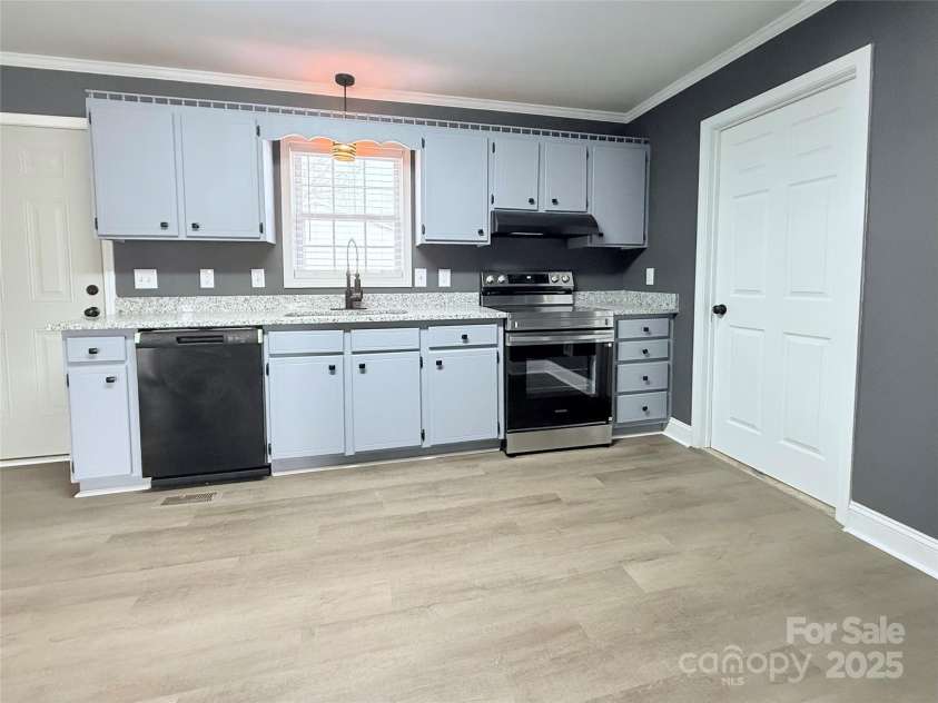 700 Leonard Avenue, Kannapolis, NC 28081.  MLS# CAR4214799, YatesRealty ID 5399. 