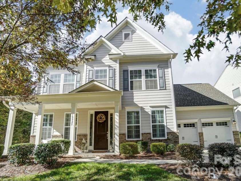 19921 Wooden Tee Drive, Davidson, NC 28036.  MLS# CAR4422688, YatesRealty ID 53991. 