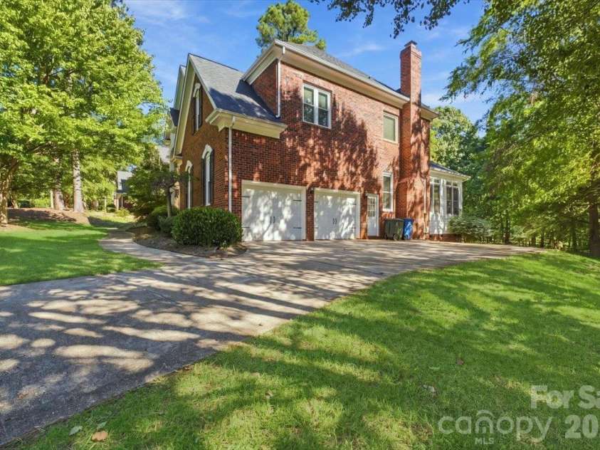 178 Cove Creek Loop, Mooresville, NC 28117.  MLS# CAR4424968, YatesRealty ID 53992. Two car garage