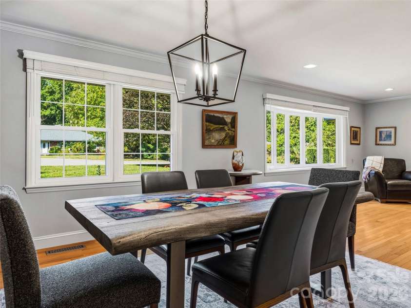 531 Bluebird Ridge, Asheville, NC 28804.  MLS# CAR4424625, YatesRealty ID 53994. 