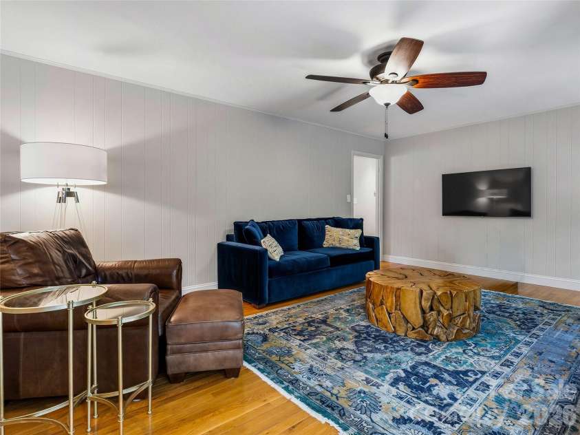 531 Bluebird Ridge, Asheville, NC 28804.  MLS# CAR4424625, YatesRealty ID 53994. 