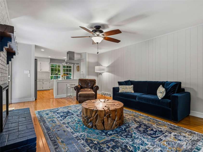 531 Bluebird Ridge, Asheville, NC 28804.  MLS# CAR4424625, YatesRealty ID 53994. 