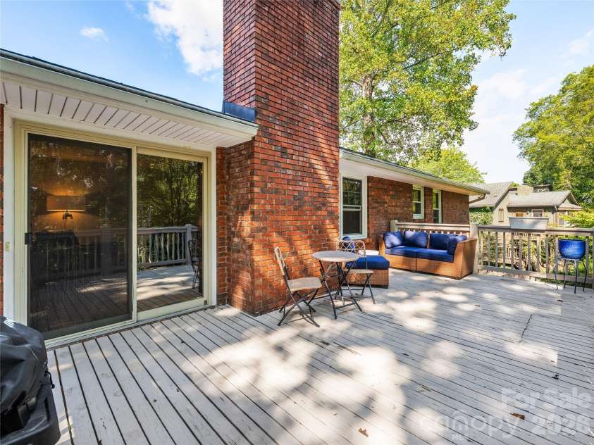 531 Bluebird Ridge, Asheville, NC 28804.  MLS# CAR4424625, YatesRealty ID 53994. 
