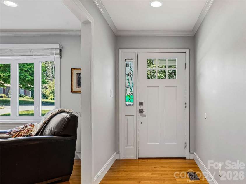 531 Bluebird Ridge, Asheville, NC 28804.  MLS# CAR4424625, YatesRealty ID 53994. Front door and entryway.