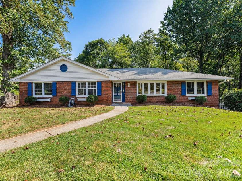 531 Bluebird Ridge, Asheville, NC 28804.  MLS# CAR4424625, YatesRealty ID 53994. Front View