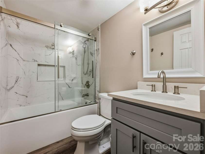 531 Bluebird Ridge, Asheville, NC 28804.  MLS# CAR4424625, YatesRealty ID 53994. Lower level bath.