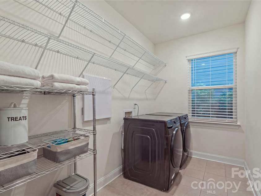 4020 Clapton Drive, Lancaster, SC 29720.  MLS# CAR4426441, YatesRealty ID 53996. Laundry