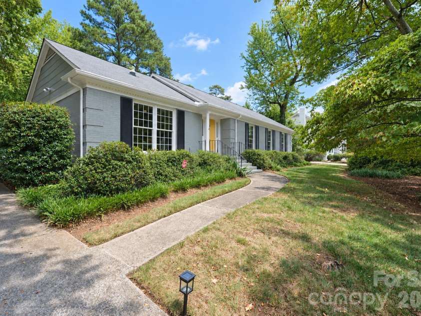6009 Bismark Place, Charlotte, NC 28211.  MLS# CAR4425141, YatesRealty ID 53997. 