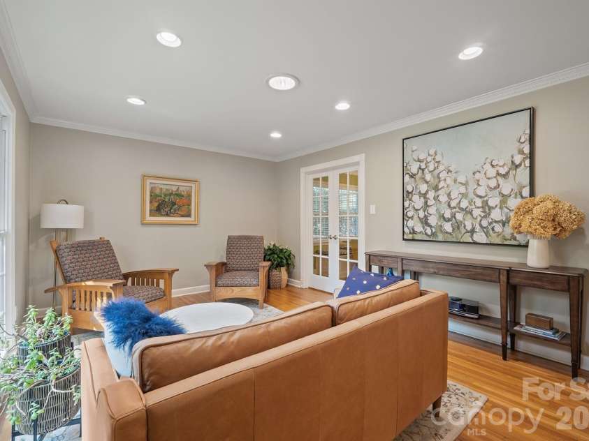 6009 Bismark Place, Charlotte, NC 28211.  MLS# CAR4425141, YatesRealty ID 53997. 