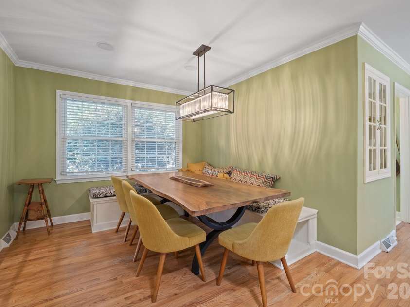 6009 Bismark Place, Charlotte, NC 28211.  MLS# CAR4425141, YatesRealty ID 53997. 