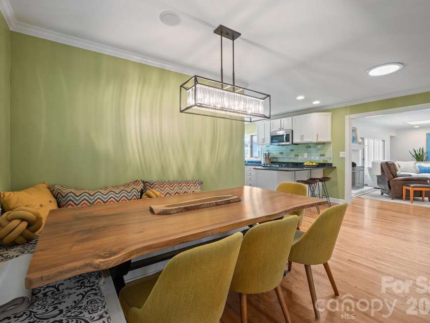 6009 Bismark Place, Charlotte, NC 28211.  MLS# CAR4425141, YatesRealty ID 53997. 