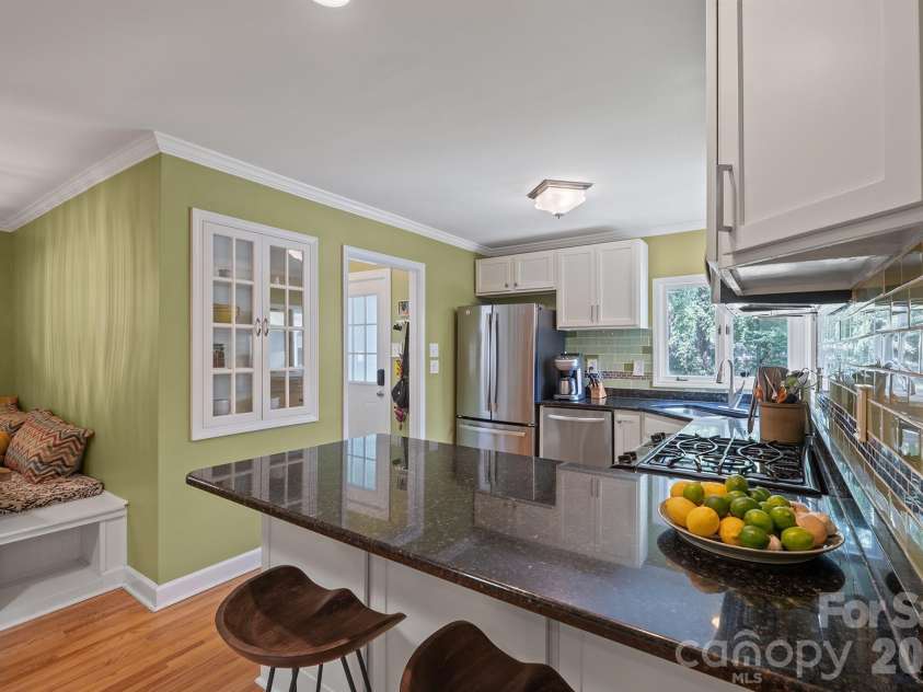 6009 Bismark Place, Charlotte, NC 28211.  MLS# CAR4425141, YatesRealty ID 53997. 