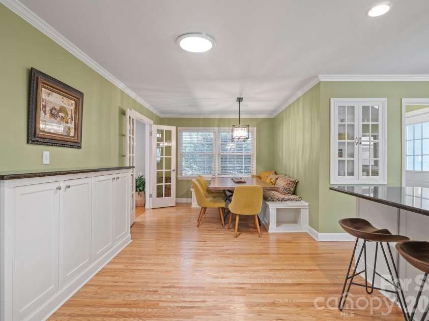 6009 Bismark Place, Charlotte, NC 28211.  MLS# CAR4425141, YatesRealty ID 53997. 