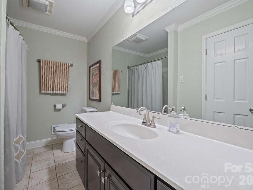 6009 Bismark Place, Charlotte, NC 28211.  MLS# CAR4425141, YatesRealty ID 53997. 