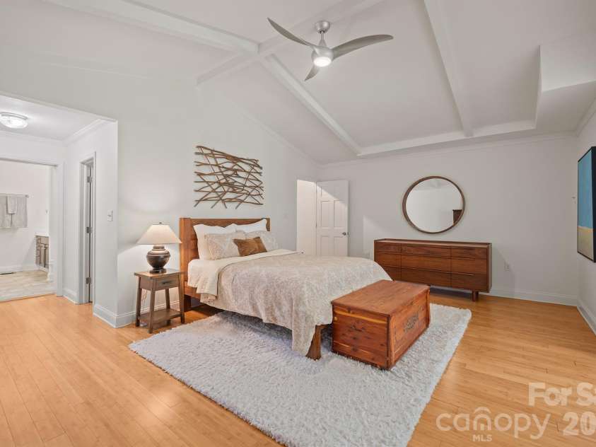 6009 Bismark Place, Charlotte, NC 28211.  MLS# CAR4425141, YatesRealty ID 53997. 