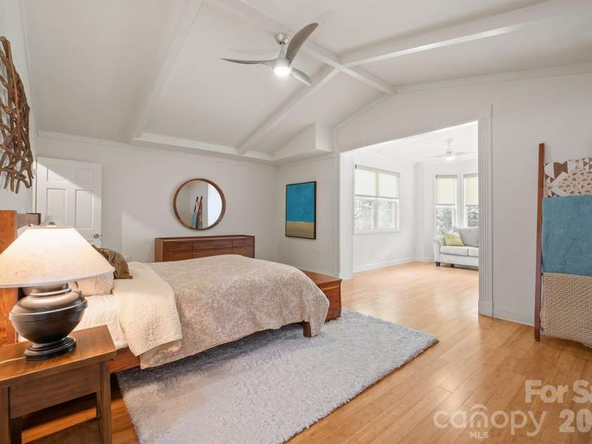 6009 Bismark Place, Charlotte, NC 28211.  MLS# CAR4425141, YatesRealty ID 53997. 