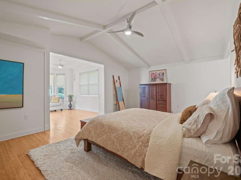 6009 Bismark Place, Charlotte, NC 28211.  MLS# CAR4425141, YatesRealty ID 53997. 