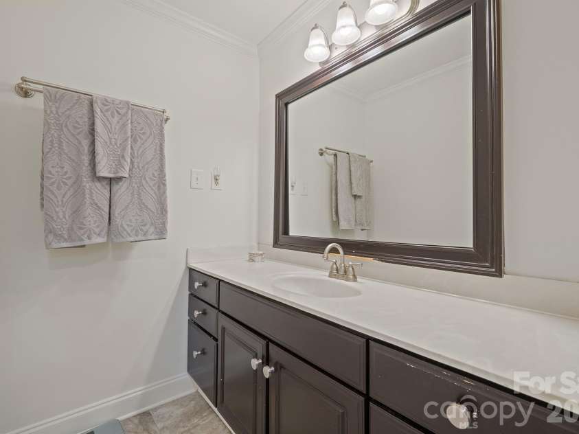 6009 Bismark Place, Charlotte, NC 28211.  MLS# CAR4425141, YatesRealty ID 53997. 