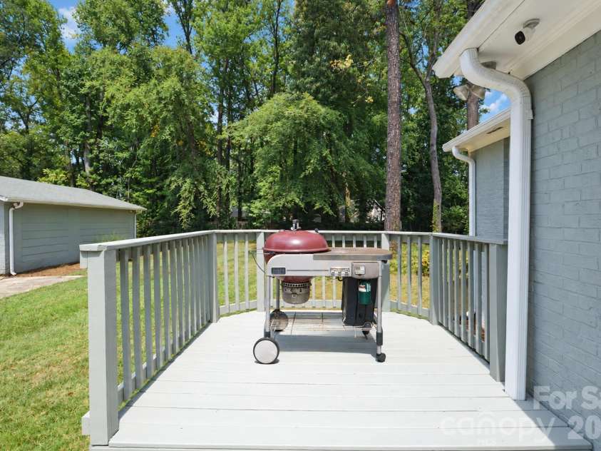 6009 Bismark Place, Charlotte, NC 28211.  MLS# CAR4425141, YatesRealty ID 53997. 