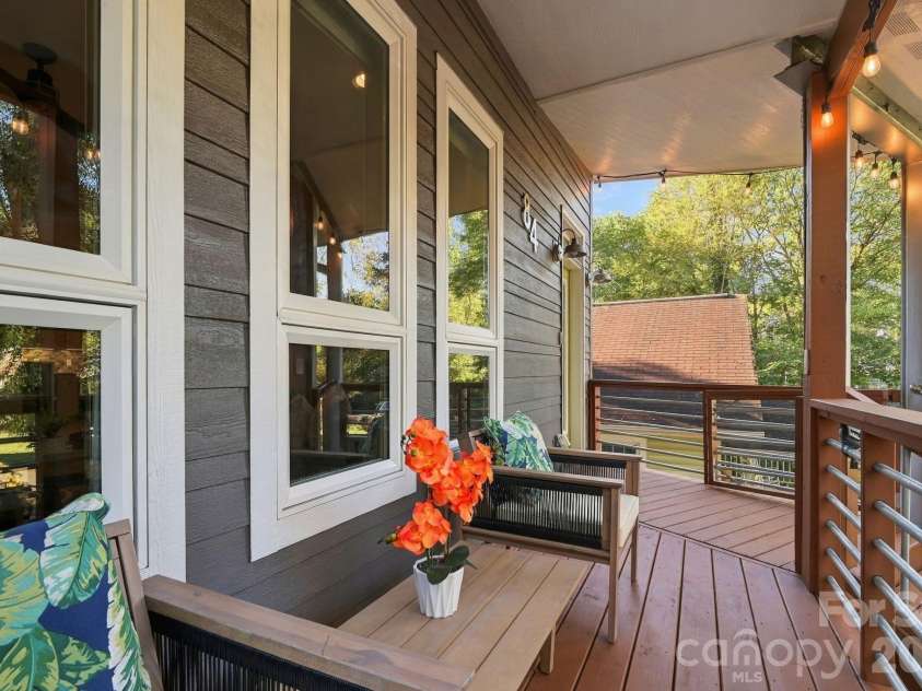 84 Middlemont Avenue, Asheville, NC 28806.  MLS# CAR4423134, YatesRealty ID 53999. 