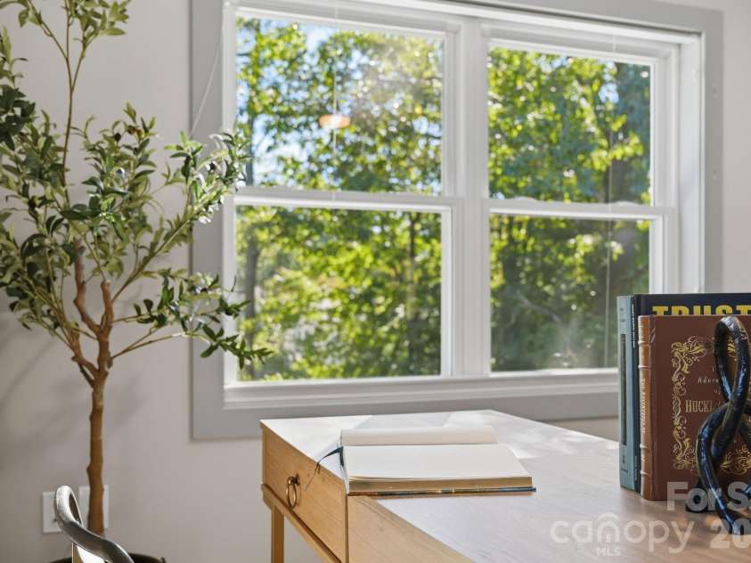 84 Middlemont Avenue, Asheville, NC 28806.  MLS# CAR4423134, YatesRealty ID 53999. 