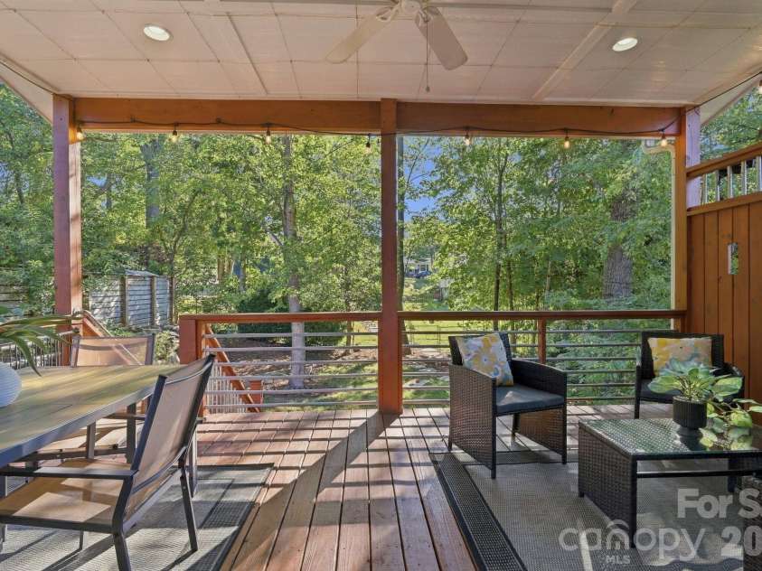 84 Middlemont Avenue, Asheville, NC 28806.  MLS# CAR4423134, YatesRealty ID 53999. 