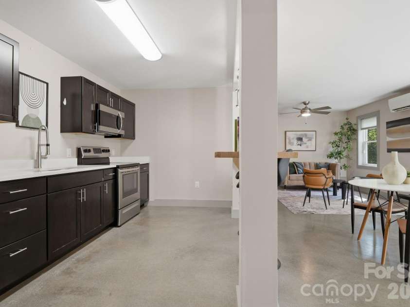 84 Middlemont Avenue, Asheville, NC 28806.  MLS# CAR4423134, YatesRealty ID 53999. 
