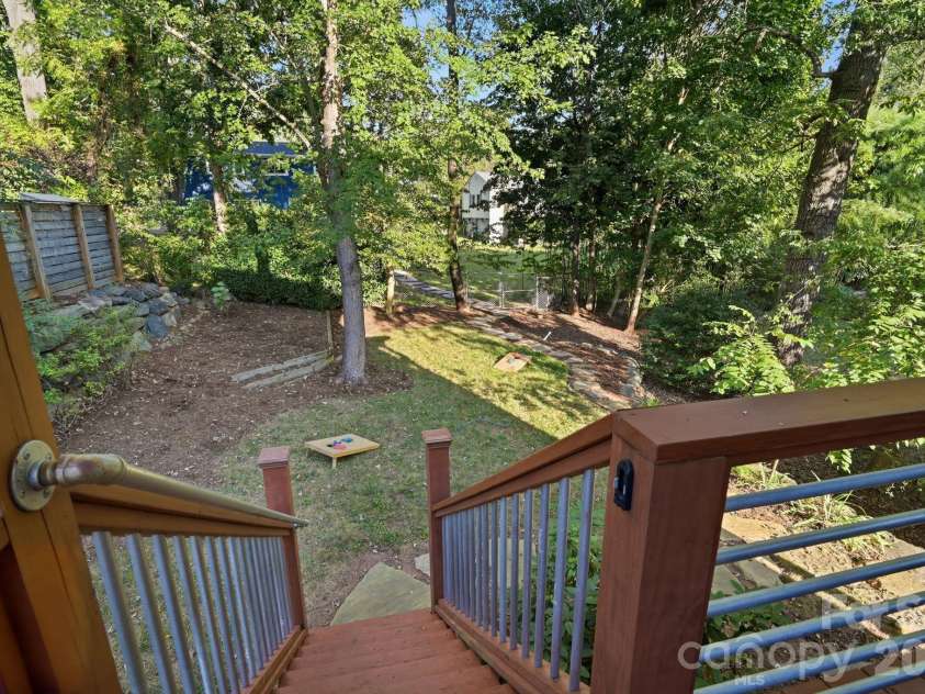 84 Middlemont Avenue, Asheville, NC 28806.  MLS# CAR4423134, YatesRealty ID 53999. 