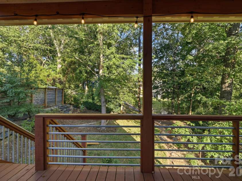 84 Middlemont Avenue, Asheville, NC 28806.  MLS# CAR4423134, YatesRealty ID 53999. 