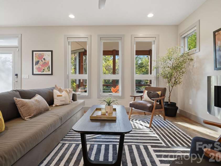 84 Middlemont Avenue, Asheville, NC 28806.  MLS# CAR4423134, YatesRealty ID 53999. 
