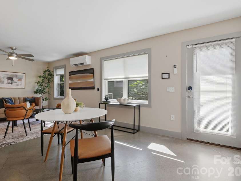 84 Middlemont Avenue, Asheville, NC 28806.  MLS# CAR4423134, YatesRealty ID 53999. 