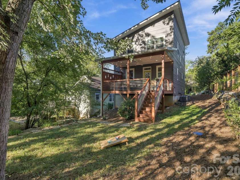 84 Middlemont Avenue, Asheville, NC 28806.  MLS# CAR4423134, YatesRealty ID 53999. 