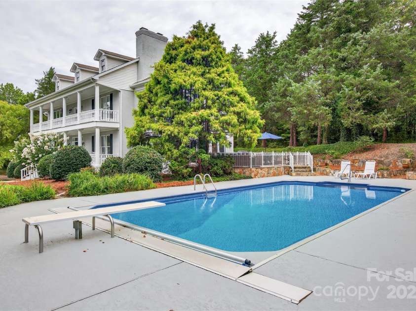 4141 Shattalon Drive, Winston Salem, NC 27106.  MLS# CAR4288994, YatesRealty ID 54. 