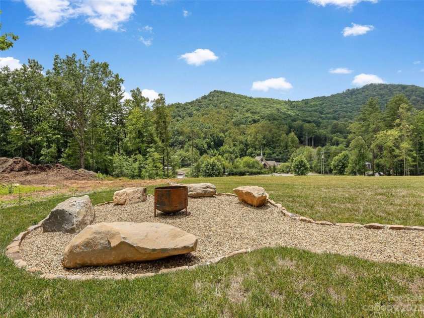 62 Westside Village Road, Fairview, NC 28730.  MLS# CAR4071238, YatesRealty ID 54. 