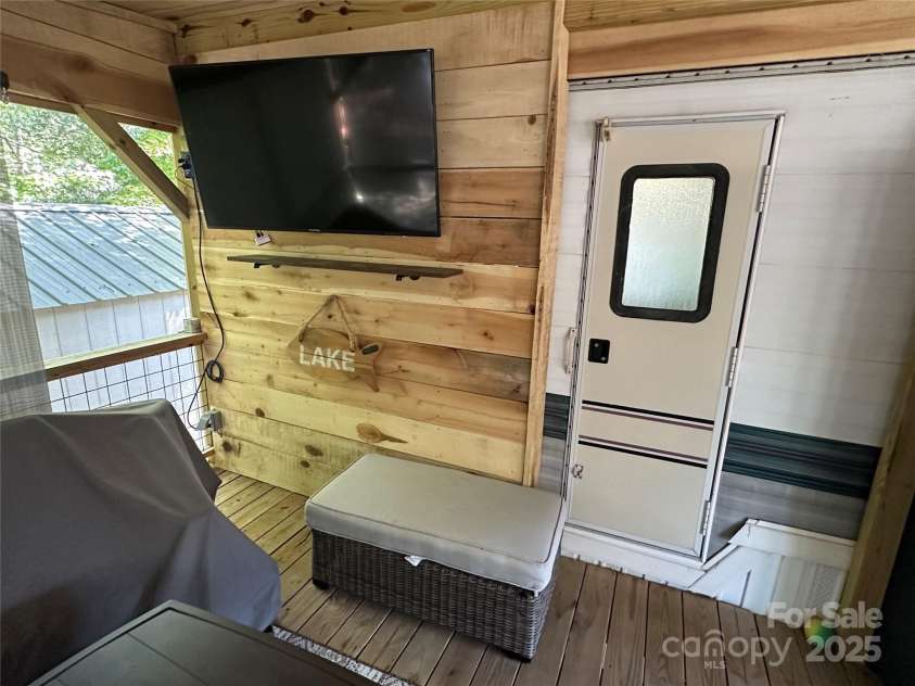 110 Meadowview Circle, New London, NC 28127.  MLS# CAR4305233, YatesRealty ID 540. 