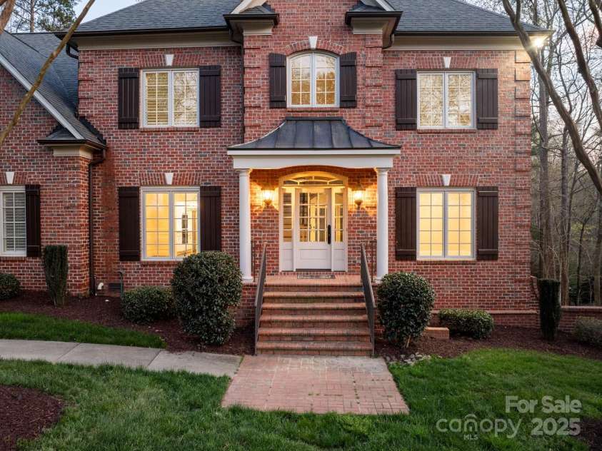 1005 Seminole Drive, Waxhaw, NC 28173.  MLS# CAR4238659, YatesRealty ID 5400. 