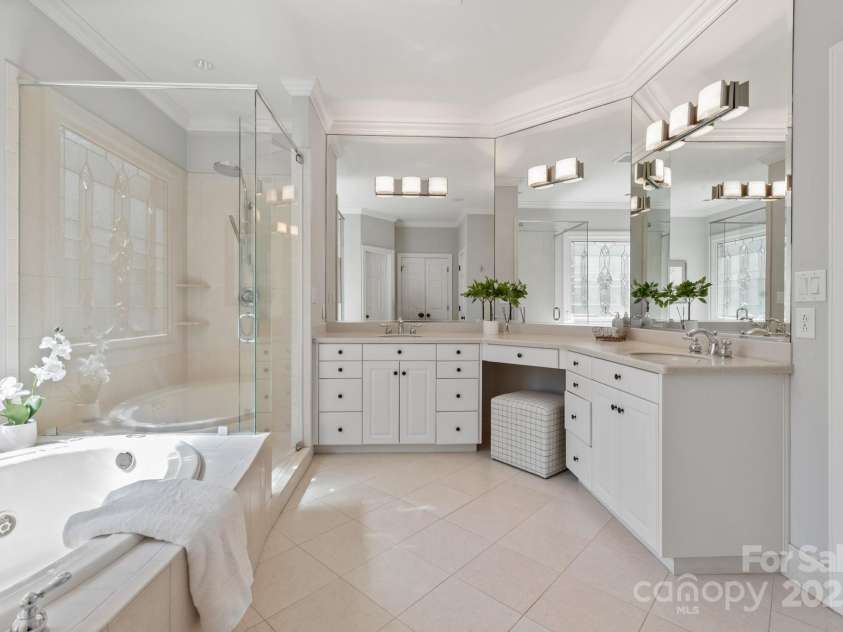 1005 Seminole Drive, Waxhaw, NC 28173.  MLS# CAR4238659, YatesRealty ID 5400. 