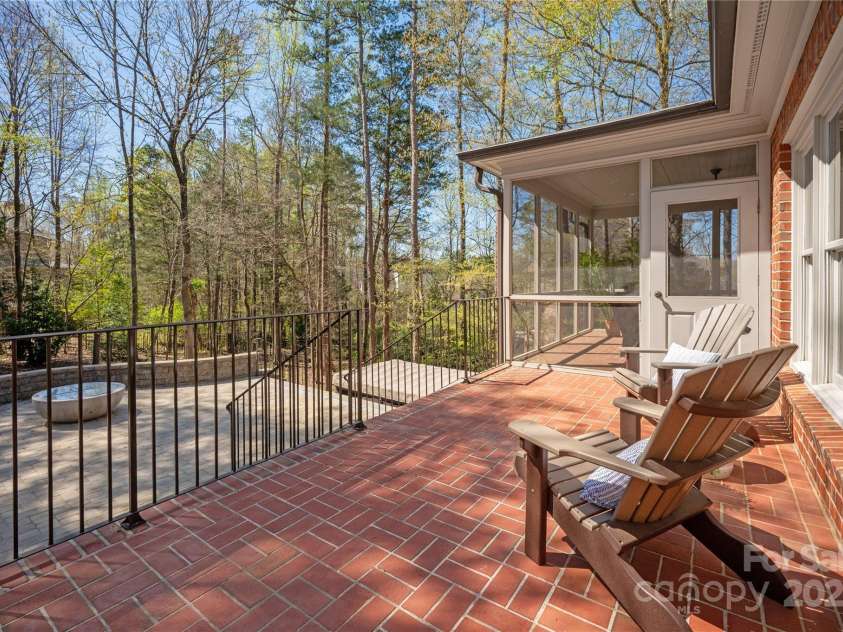 1005 Seminole Drive, Waxhaw, NC 28173.  MLS# CAR4238659, YatesRealty ID 5400. 