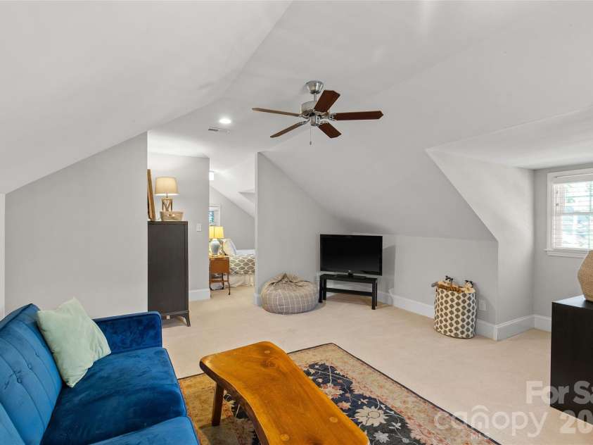 2608 Shenandoah Avenue, Charlotte, NC 28205.  MLS# CAR4423935, YatesRealty ID 54000. Bonus Room