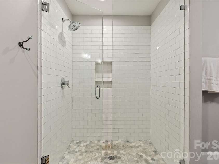2608 Shenandoah Avenue, Charlotte, NC 28205.  MLS# CAR4423935, YatesRealty ID 54000. Primary Bathroom