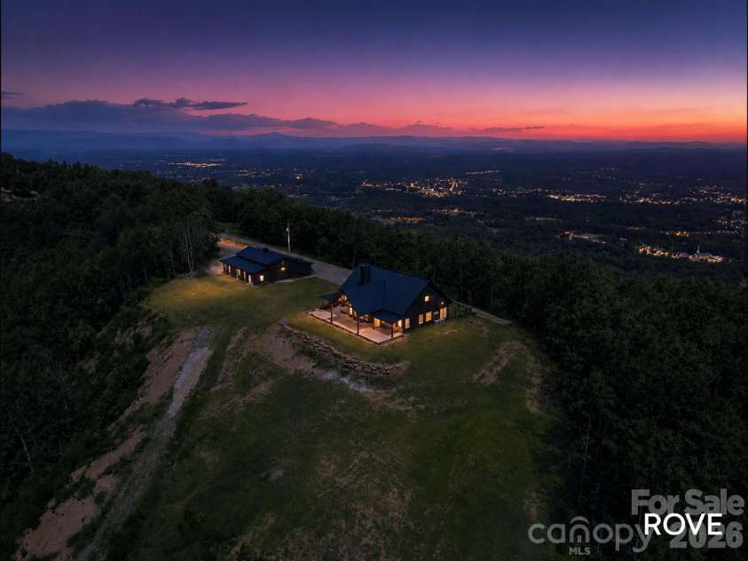 3752 Mountain Vista Drive, Valdese, NC 28655.  MLS# CAR4421721, YatesRealty ID 54003. 