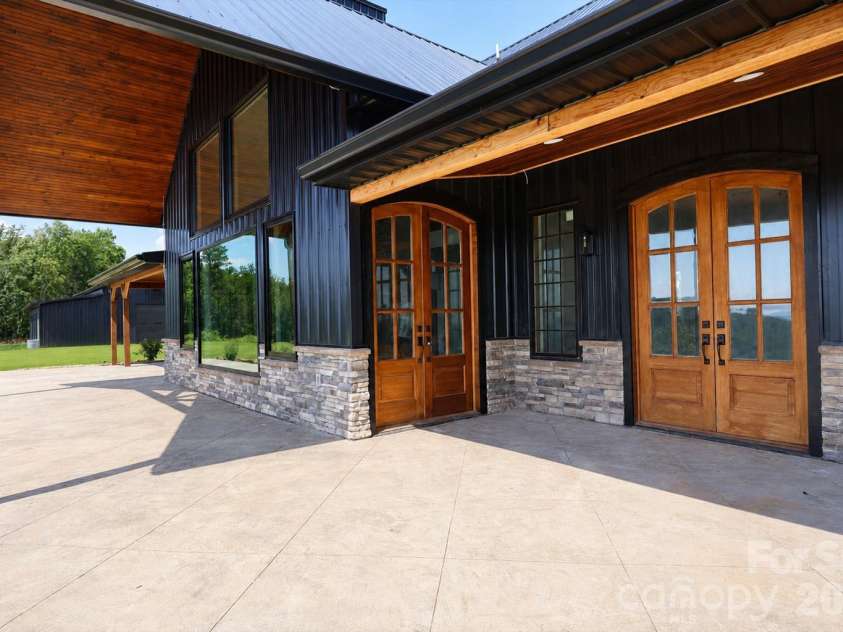 3752 Mountain Vista Drive, Valdese, NC 28655.  MLS# CAR4421721, YatesRealty ID 54003. 