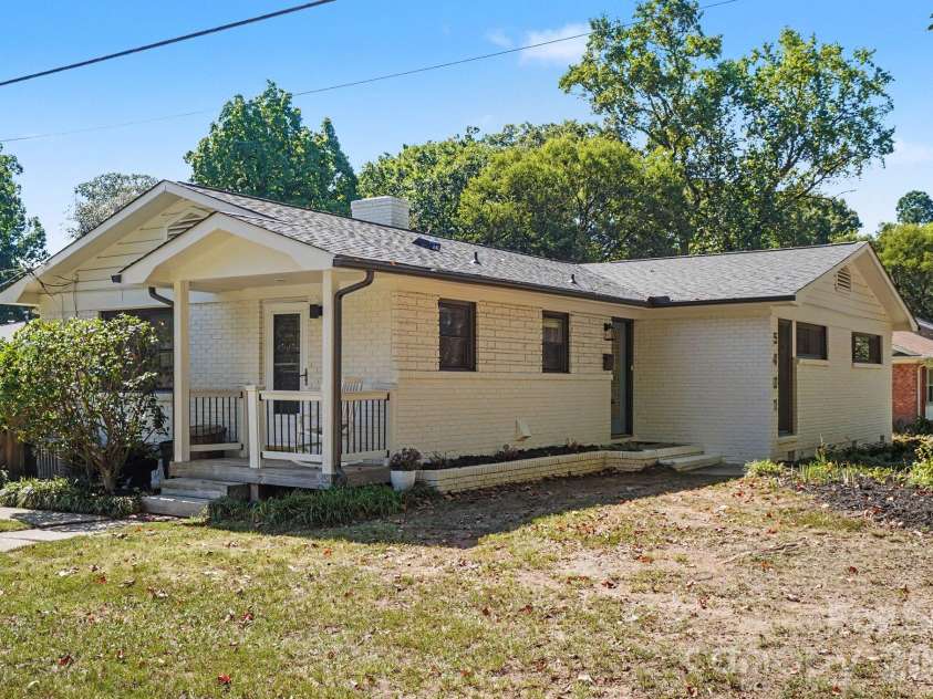 5401 Seacroft Road, Charlotte, NC 28210.  MLS# CAR4421337, YatesRealty ID 54004. 