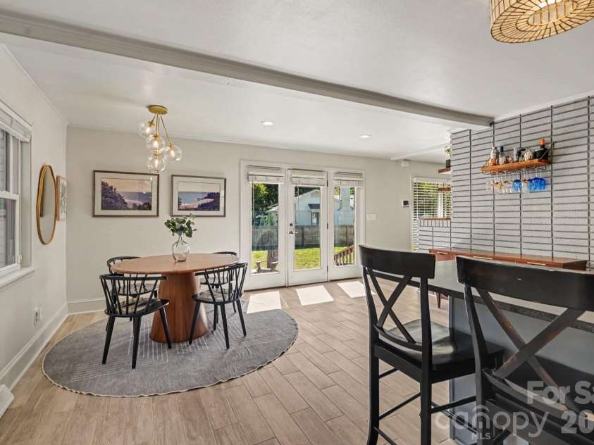 5401 Seacroft Road, Charlotte, NC 28210.  MLS# CAR4421337, YatesRealty ID 54004. 