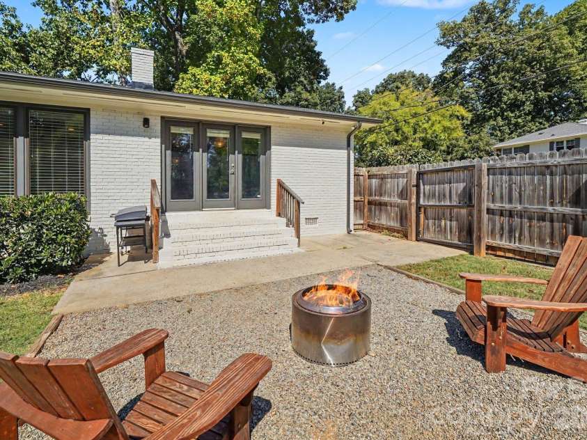 5401 Seacroft Road, Charlotte, NC 28210.  MLS# CAR4421337, YatesRealty ID 54004. 