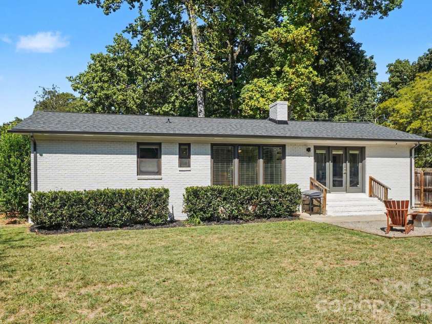 5401 Seacroft Road, Charlotte, NC 28210.  MLS# CAR4421337, YatesRealty ID 54004. 