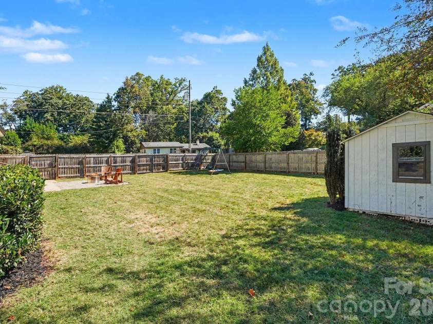 5401 Seacroft Road, Charlotte, NC 28210.  MLS# CAR4421337, YatesRealty ID 54004. 
