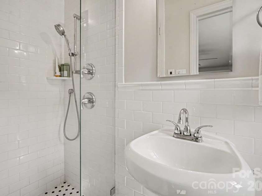 5401 Seacroft Road, Charlotte, NC 28210.  MLS# CAR4421337, YatesRealty ID 54004. Primary bathroom